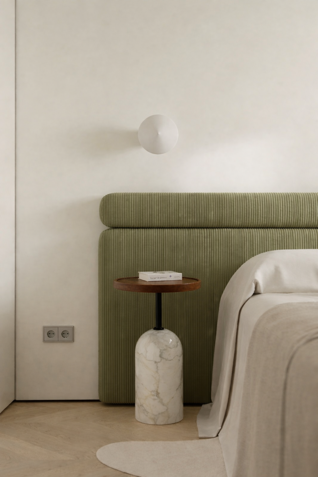 SOLIS SIDE TABLE Thumbnail